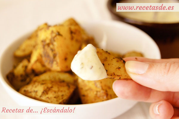 Receta de patatas deluxe o patatas gajo asadas al horno, con su salsa