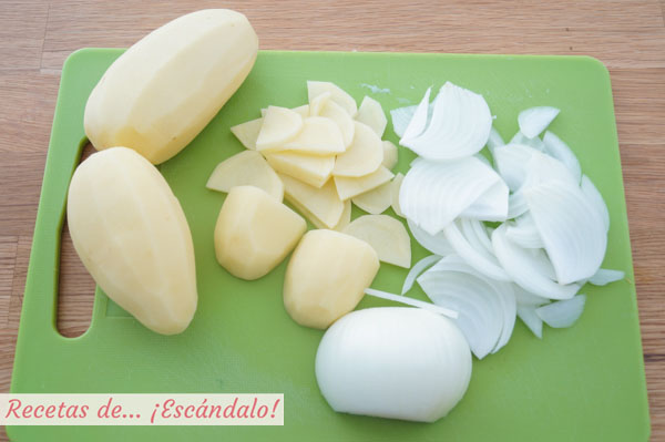 Patatas y cebolla para tortilla