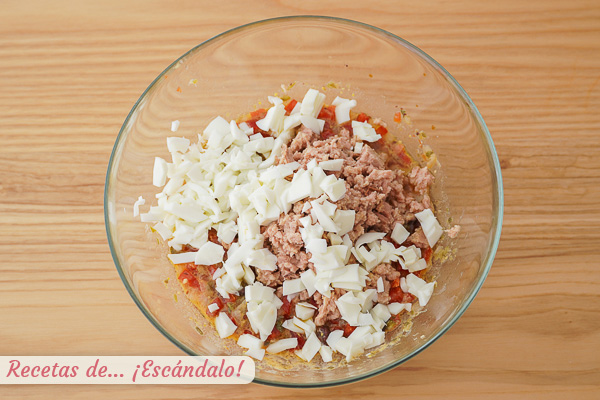 Atun y huevo ensalada garbanzos