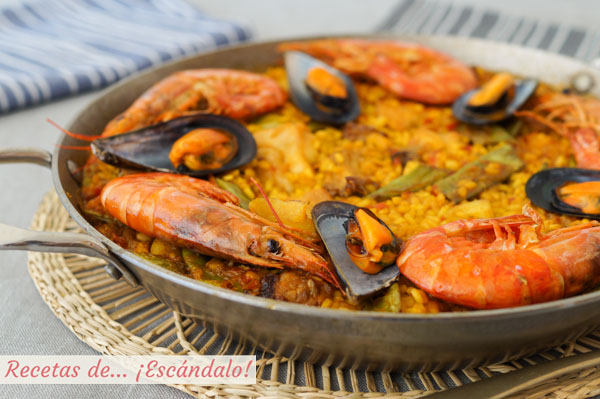 Receta de paella mixta con marisco, carne y verduras