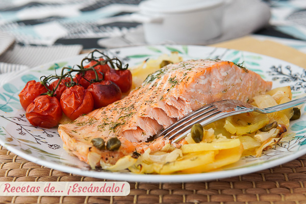 Receta de salmon al horno con patatas y cebolla, delicioso