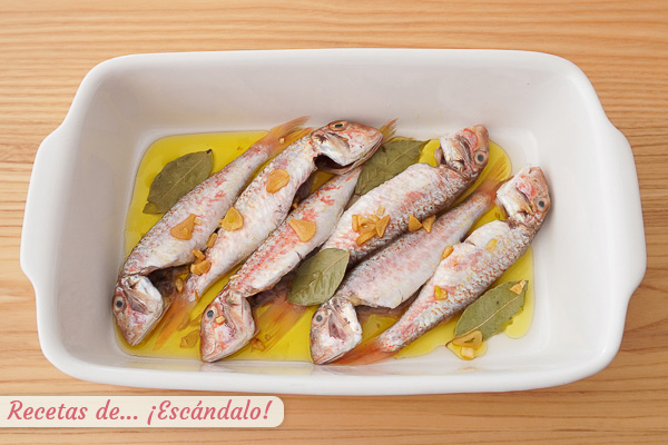 Salmonetes al horno con ajo